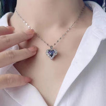 Load image into Gallery viewer, FAE HEART NECKLACE