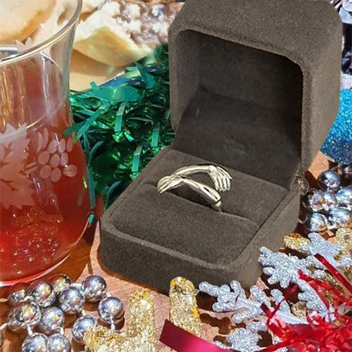 Couple Hug Ring Womens Day Gift Friends Mother Sister Girlfriend Gift