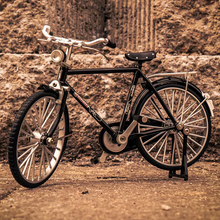 Load image into Gallery viewer, Retro Bicycle Model Ornament